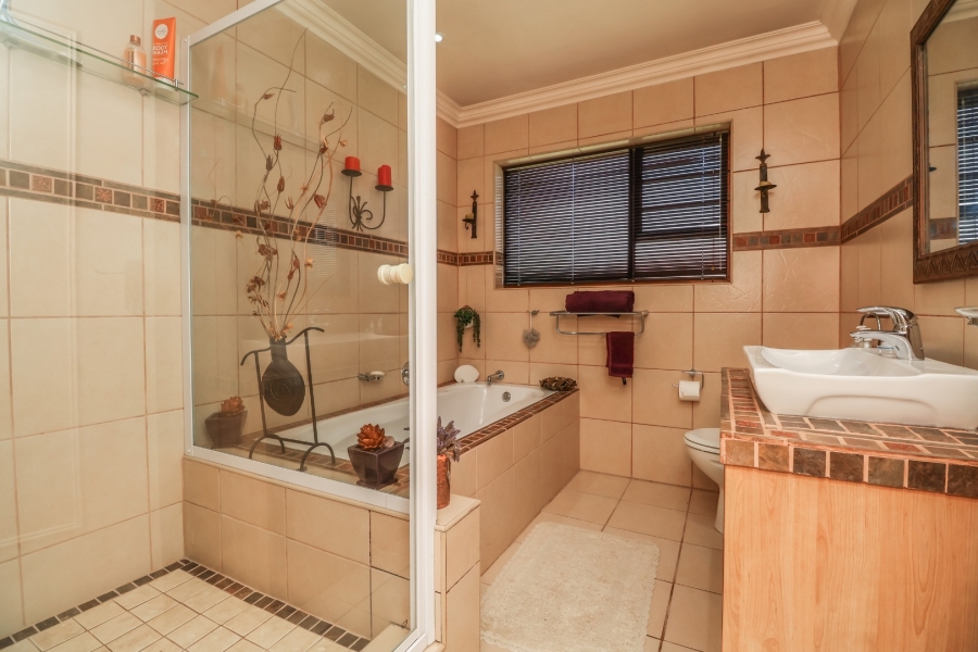 4 Bedroom Property for Sale in Groenvallei Western Cape